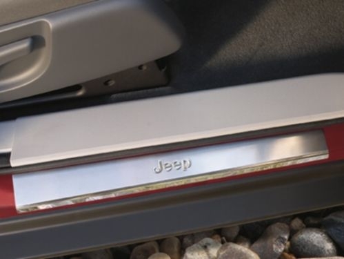Einstiegsleisten 4-teilig Edelstahl gebürstet mit geprägtem Logo Jeep